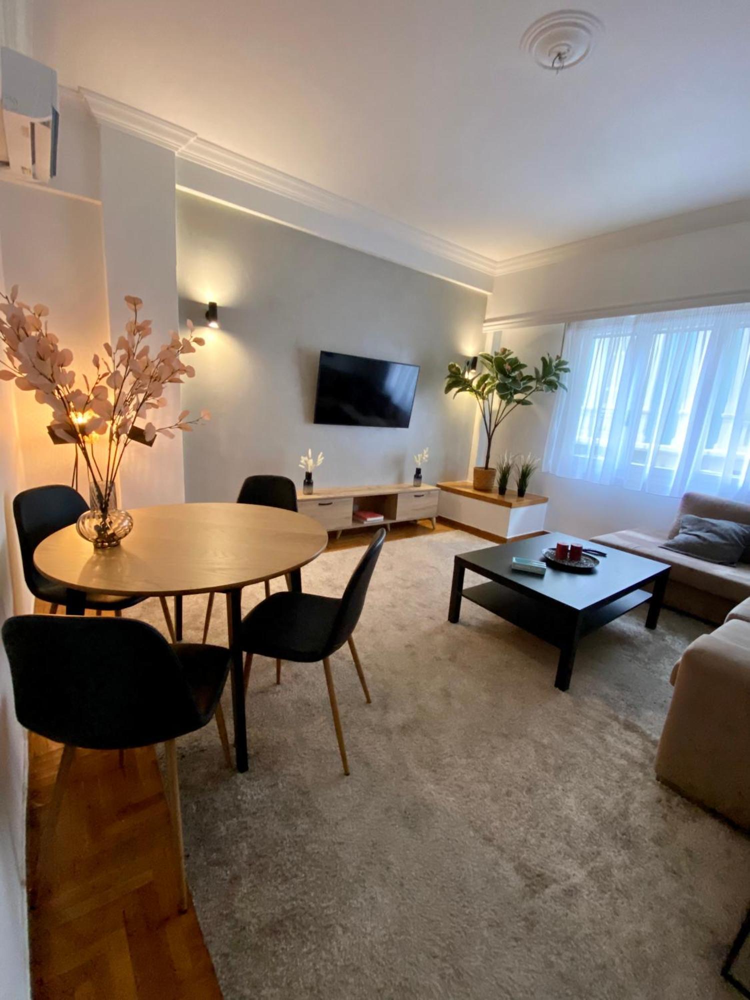 Cozy Apartment In Kolonaki Athens - Sleeps 5 Atenas Exterior foto